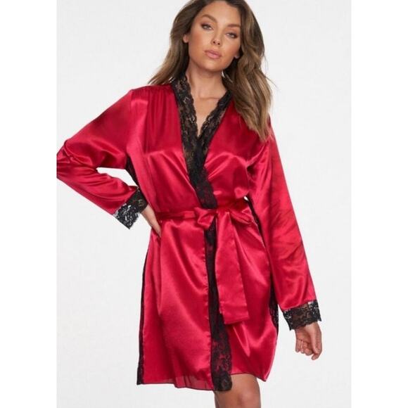 NWT Fredrick's of Hollywood Aspen Mae Robe Red Satin & Black Lace Trim Small - Picture 1 of 9
